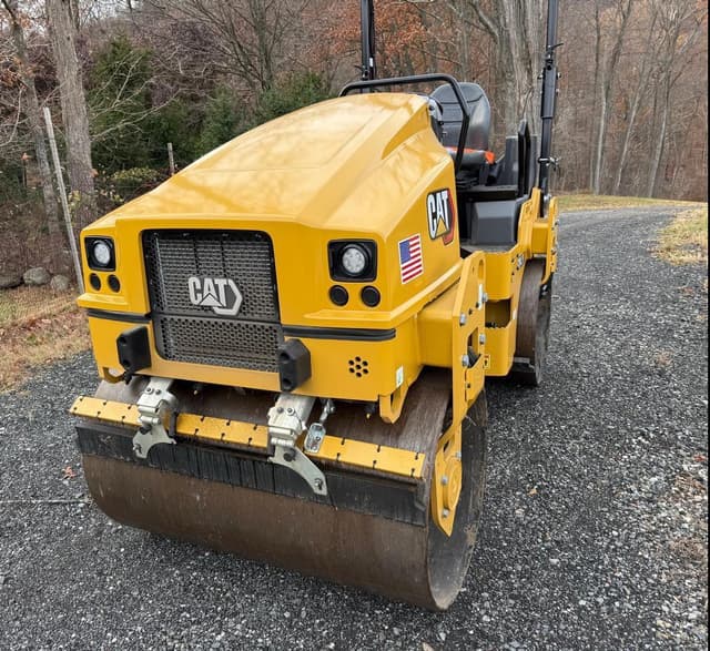 Image of Caterpillar CB4.0 equipment image 2