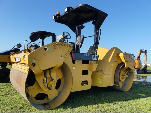 Image of Caterpillar CB54XW equipment image 1