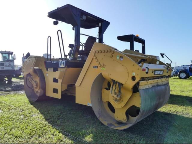 Image of Caterpillar CB54XW equipment image 3