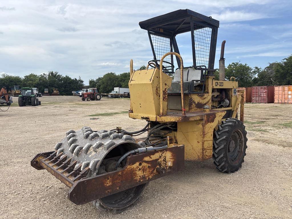 Image of Caterpillar CP-323 Primary image
