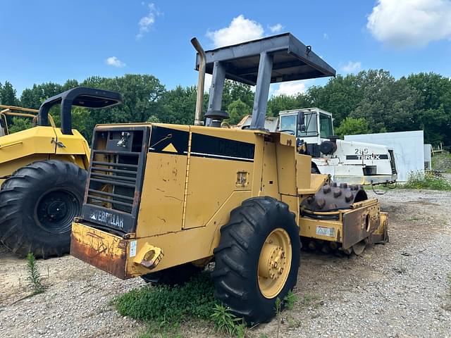 Image of Caterpillar CP-433C equipment image 2