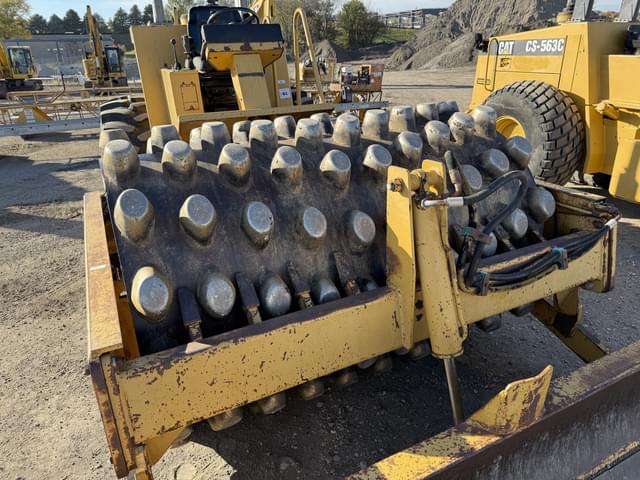 Image of Caterpillar CP-563C equipment image 4