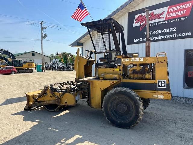 Image of Caterpillar CP-323 equipment image 2