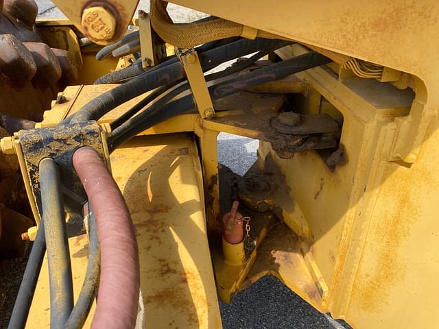 Image of Caterpillar CP433C equipment image 4