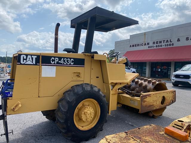 Image of Caterpillar CP433C equipment image 2