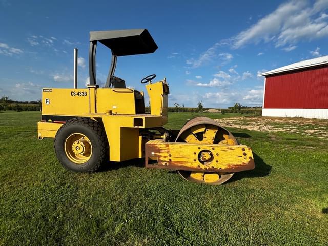 Image of Caterpillar CS433B  equipment image 3