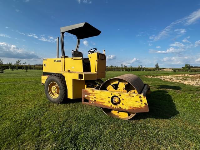 Image of Caterpillar CS433B  equipment image 1