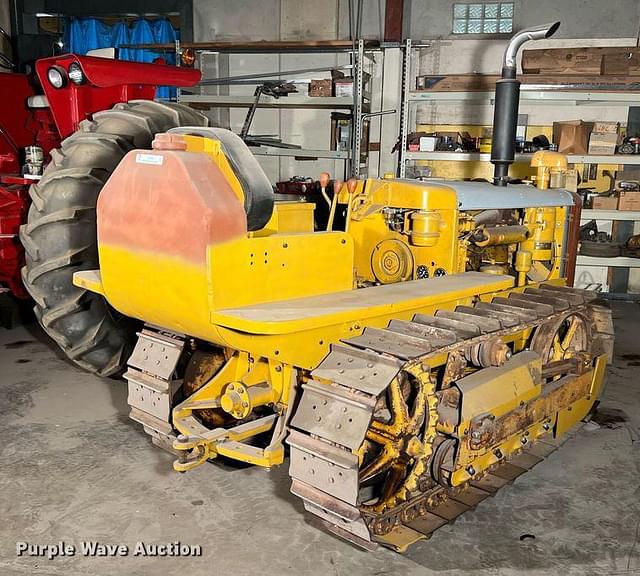 Image of Caterpillar D2 equipment image 4