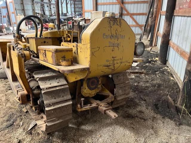 Image of Caterpillar D2 equipment image 4