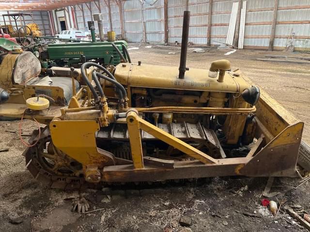 Image of Caterpillar D2 equipment image 3