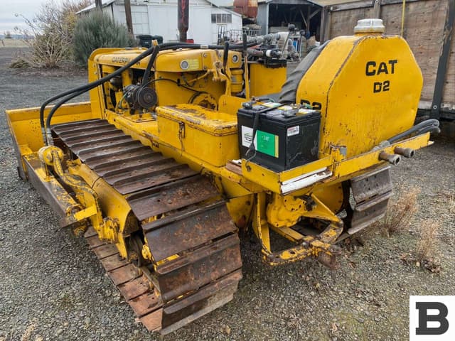 Image of Caterpillar D2 equipment image 1