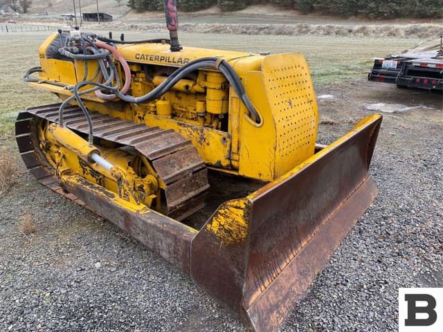 Image of Caterpillar D2 equipment image 3