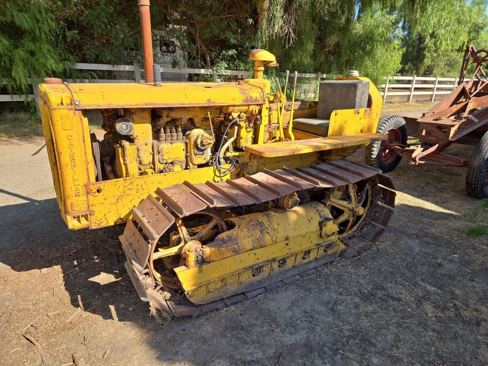 Main image Caterpillar D2