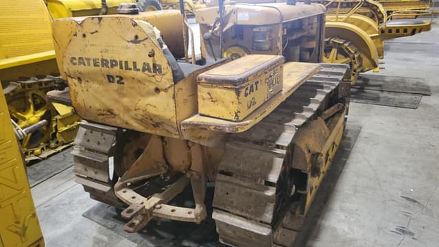 Image of Caterpillar D2 equipment image 2
