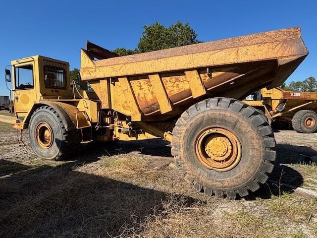 Image of Caterpillar D25C equipment image 4