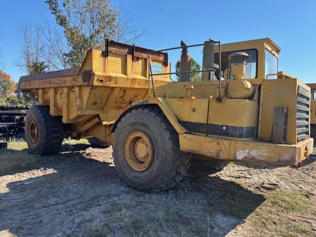 Image of Caterpillar D25C equipment image 2
