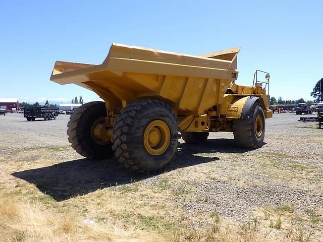 Image of Caterpillar D25C equipment image 3