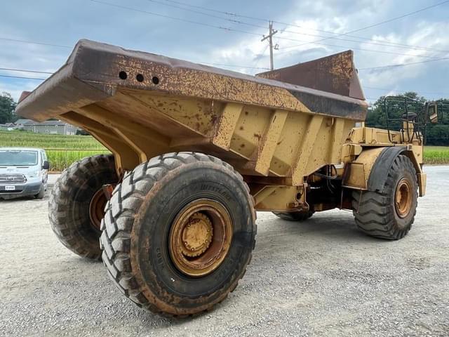 Image of Caterpillar D25D equipment image 4