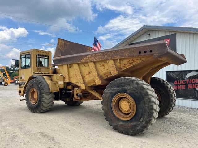 Image of Caterpillar D25D equipment image 2