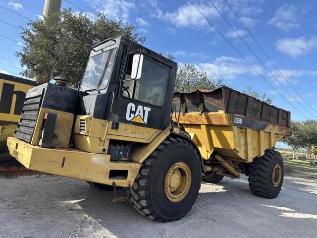 Image of Caterpillar D25D equipment image 2