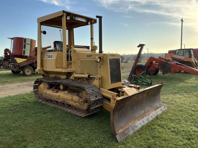 Image of Caterpillar D3 equipment image 1