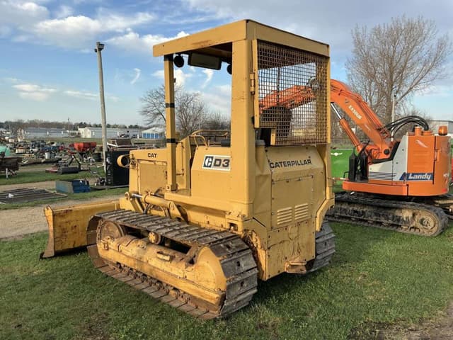 Image of Caterpillar D3 equipment image 3