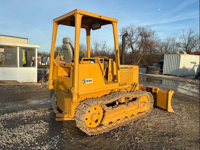 Image of Caterpillar D3B equipment image 2