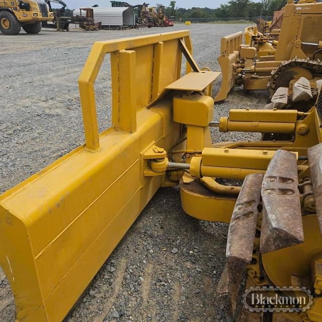 Image of Caterpillar D3B equipment image 2