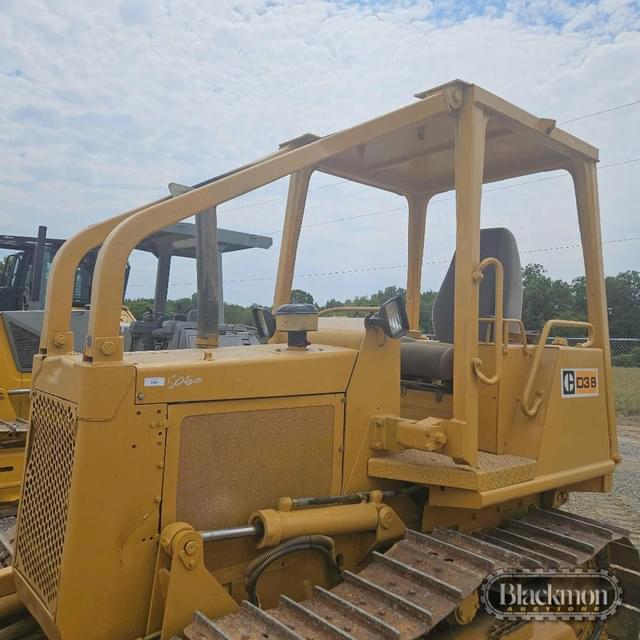 Image of Caterpillar D3B equipment image 3