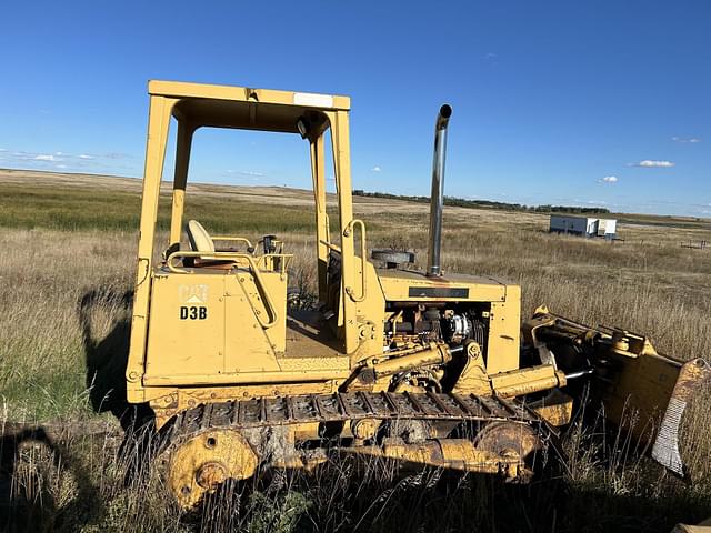 Image of Caterpillar D3B equipment image 3