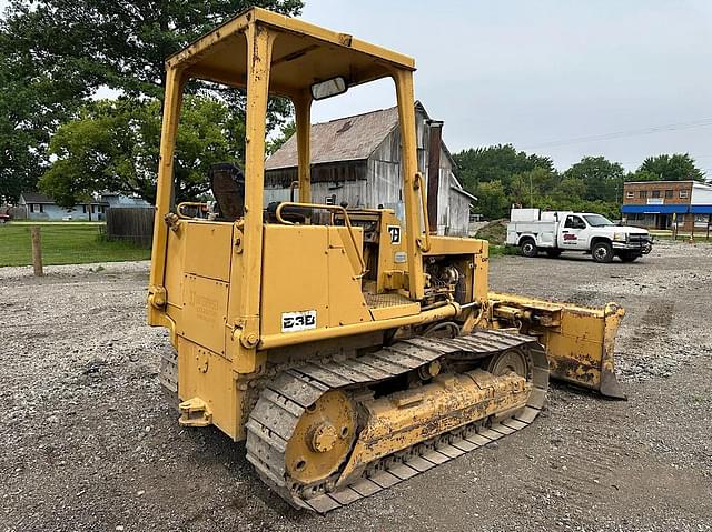 Image of Caterpillar D3B equipment image 4