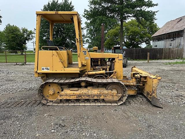 Image of Caterpillar D3B equipment image 3