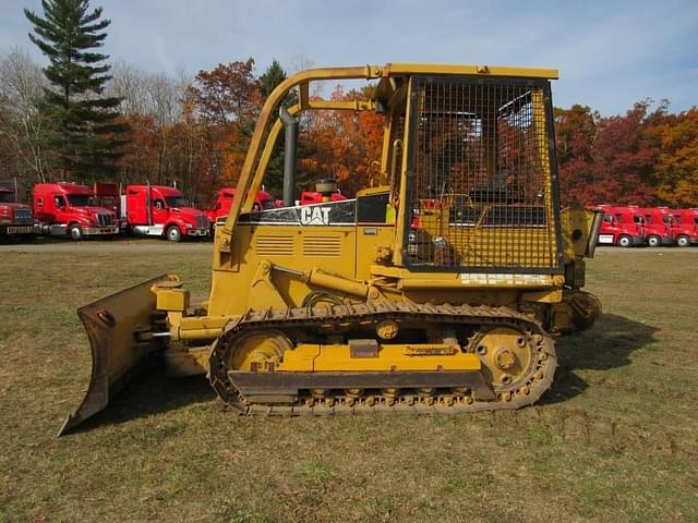 Image of Caterpillar D3C equipment image 1