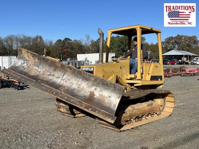 Image of Caterpillar D3C equipment image 3