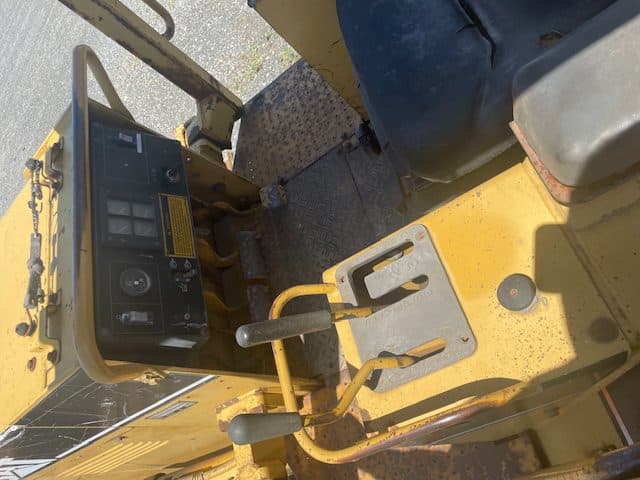 Image of Caterpillar D3C XL equipment image 3