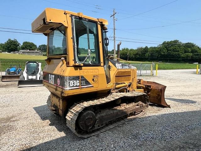Image of Caterpillar D3GXL equipment image 4