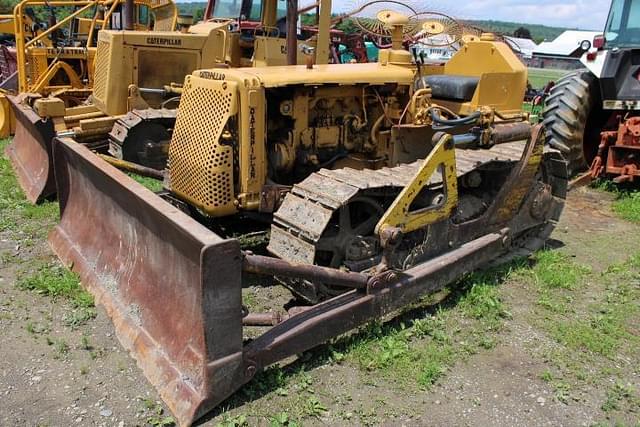 Image of Caterpillar D4 equipment image 2
