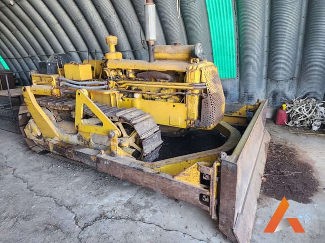 Image of Caterpillar D4 equipment image 2