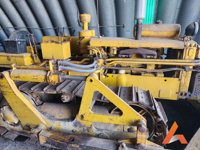 Image of Caterpillar D4 equipment image 3