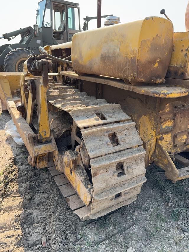 Image of Caterpillar D4 equipment image 4