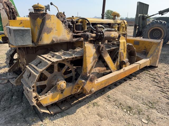 Image of Caterpillar D4 equipment image 2