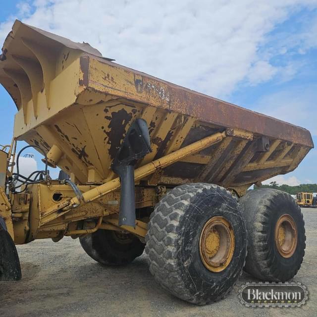 Image of Caterpillar D400E equipment image 3