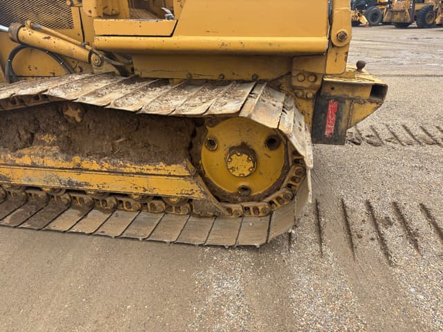 Image of Caterpillar D4C equipment image 4