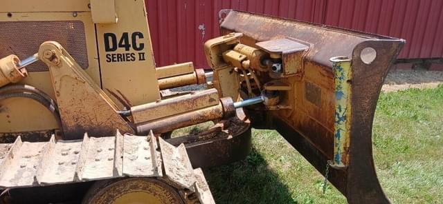 Image of Caterpillar D4C equipment image 2