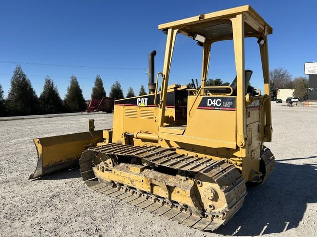 Image of Caterpillar D4C LGP Series III equipment image 2