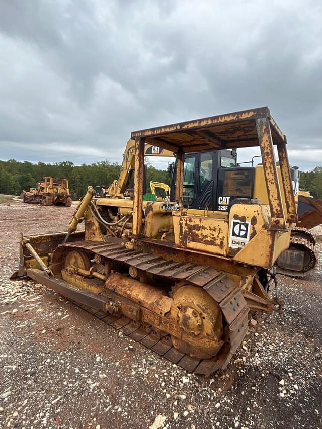 Image of Caterpillar D4D equipment image 2