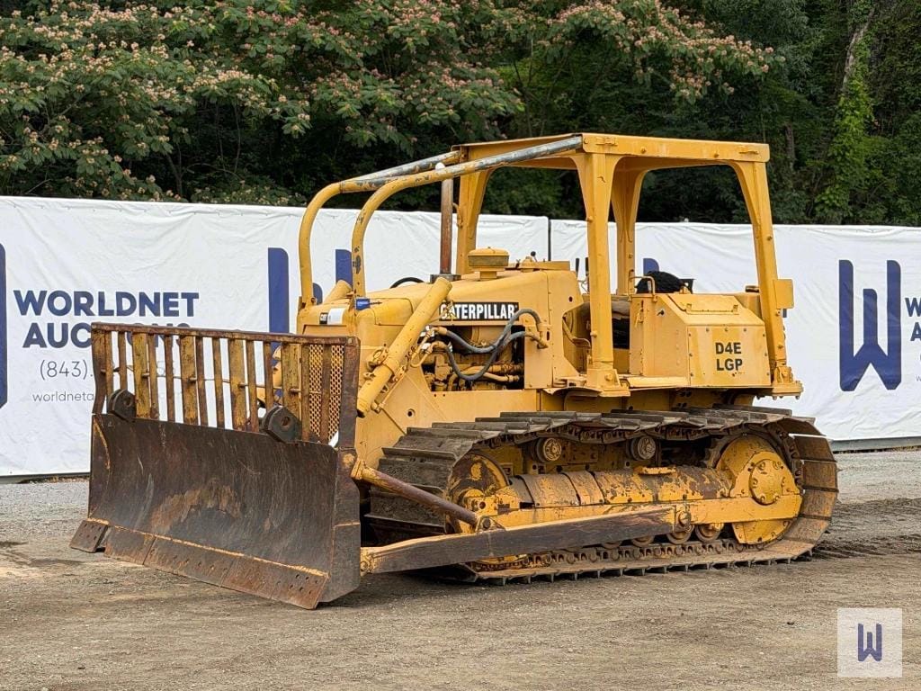 Caterpillar D4E Equipment Image0