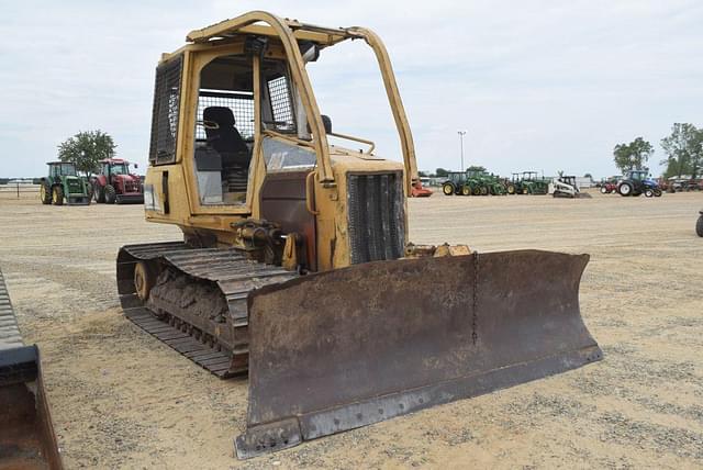 Image of Caterpillar D4G equipment image 3