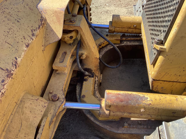 Image of Caterpillar D4H equipment image 1
