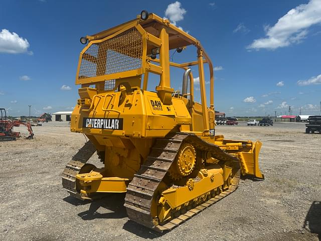 Image of Caterpillar D4H equipment image 2